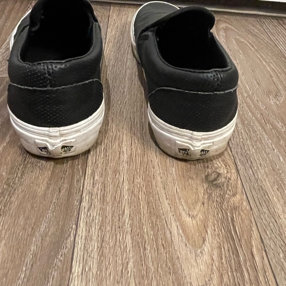 VANS - Picture 3 of 5